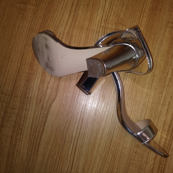😭FINAL SALE!!😭 Silver Shoe - Picture 2 of 8